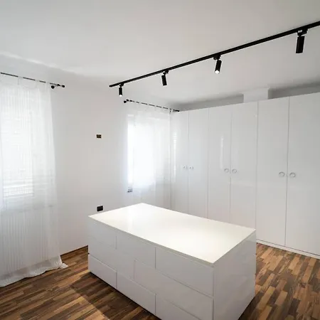 Private Luxury Villa, River View Шкодер