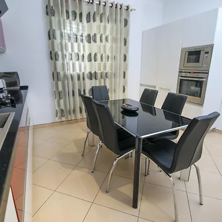 Private Luxury Villa, River View Вилла Шкодер