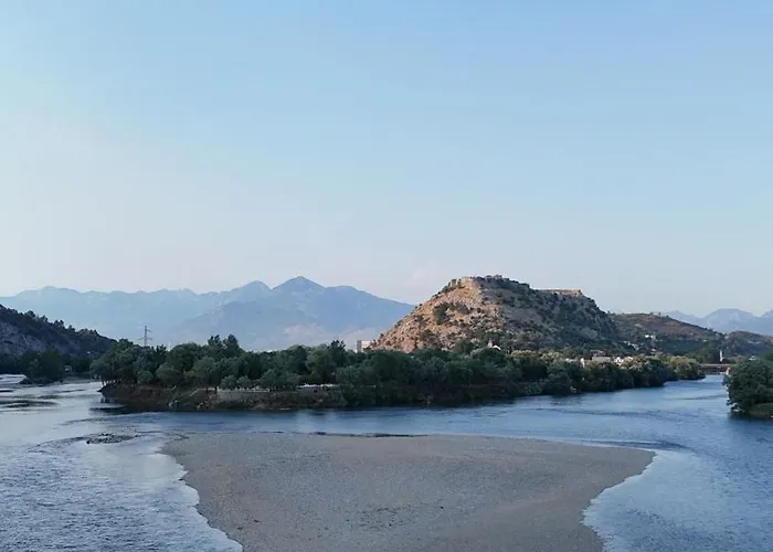 Private Luxury Villa, River View Villa Shkodër