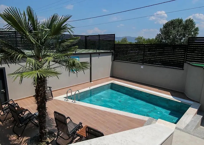 Private Luxury Villa, River View Villa *