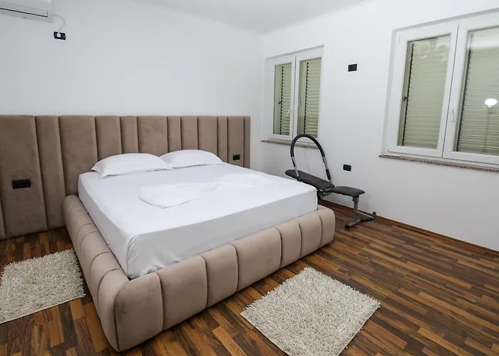 Private Luxury Villa, River View