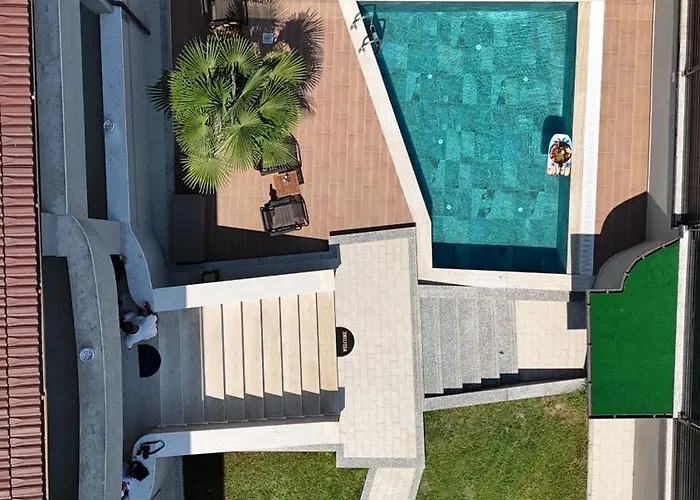 Private Luxury Villa, River View *