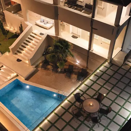Private Luxury Villa, River View *