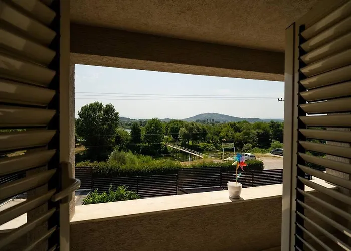 别墅 Private Luxury Villa, River View Shkodër