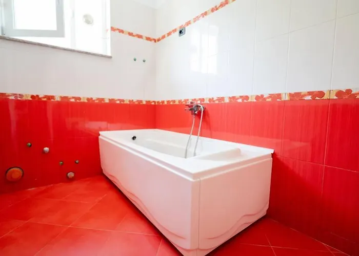 Private Luxury Villa, River View 别墅 *