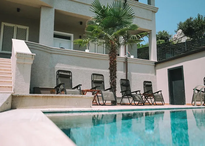 Private Luxury Villa, River View