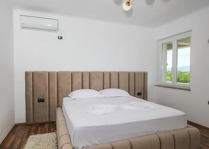 Private Luxury Villa, River View 别墅